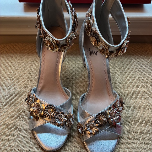 Woman’s pump class dress shoes - Picture 4 of 12